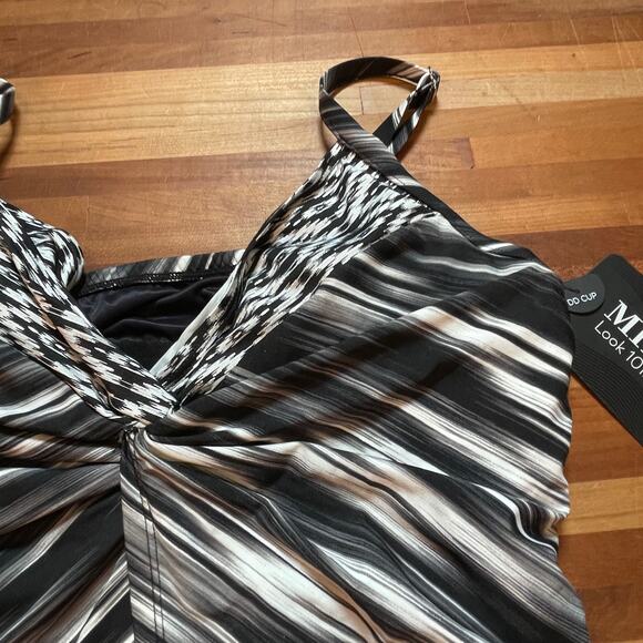 Miraclesuit  Warp Speed Love Knot Top Black/White 14DD retail $146 - Picture 11 of 12